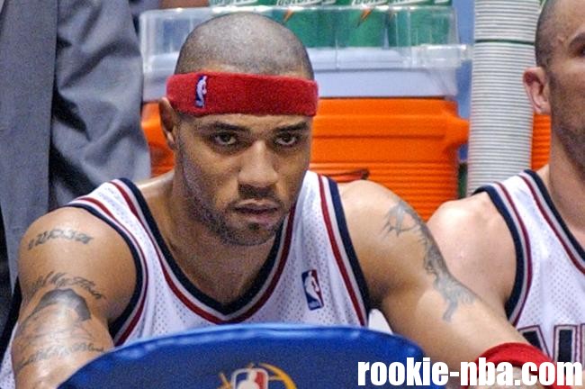 2000年NBA选秀状元肯扬-马丁