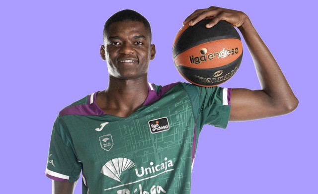 2022年NBA选秀热门国际球员:雅尼克-恩佐萨(Yannick Nzosa) 2022年NBA选秀热门国际球员:雅尼克-恩佐萨(Yannick Nzosa)