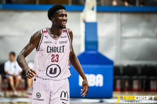 Mohamed-Diawara---montage-Cholet